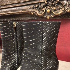 High heel, black, and gold boot leather Brand  SERGIO,  ROSSI  made in Italian